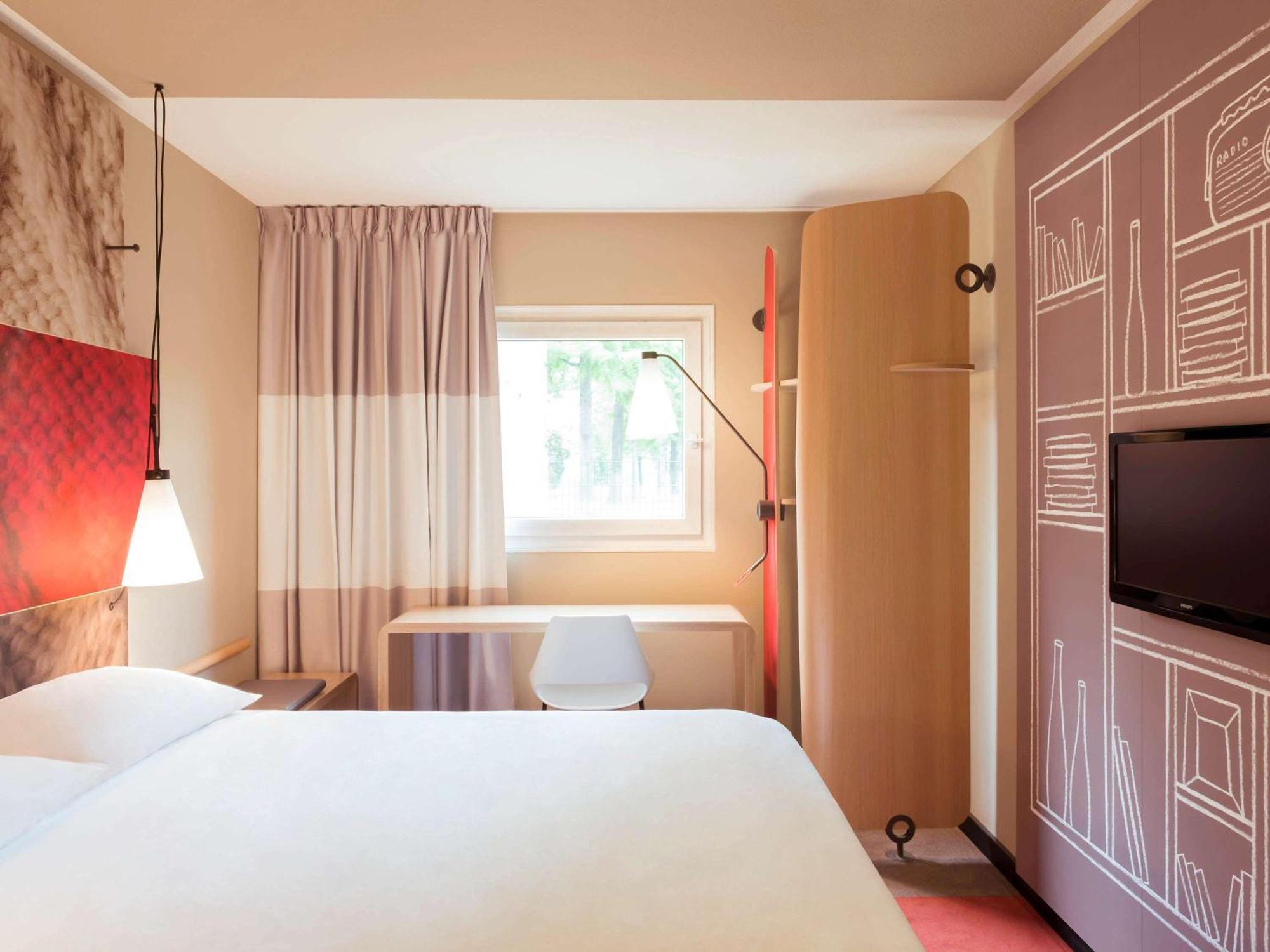 Ibis Poznan Polnoc Hotel ซูคีลาส ภายนอก รูปภาพ