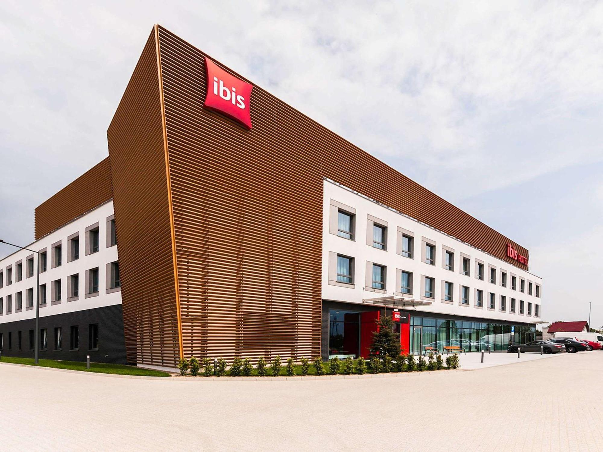 Ibis Poznan Polnoc Hotel ซูคีลาส ภายนอก รูปภาพ