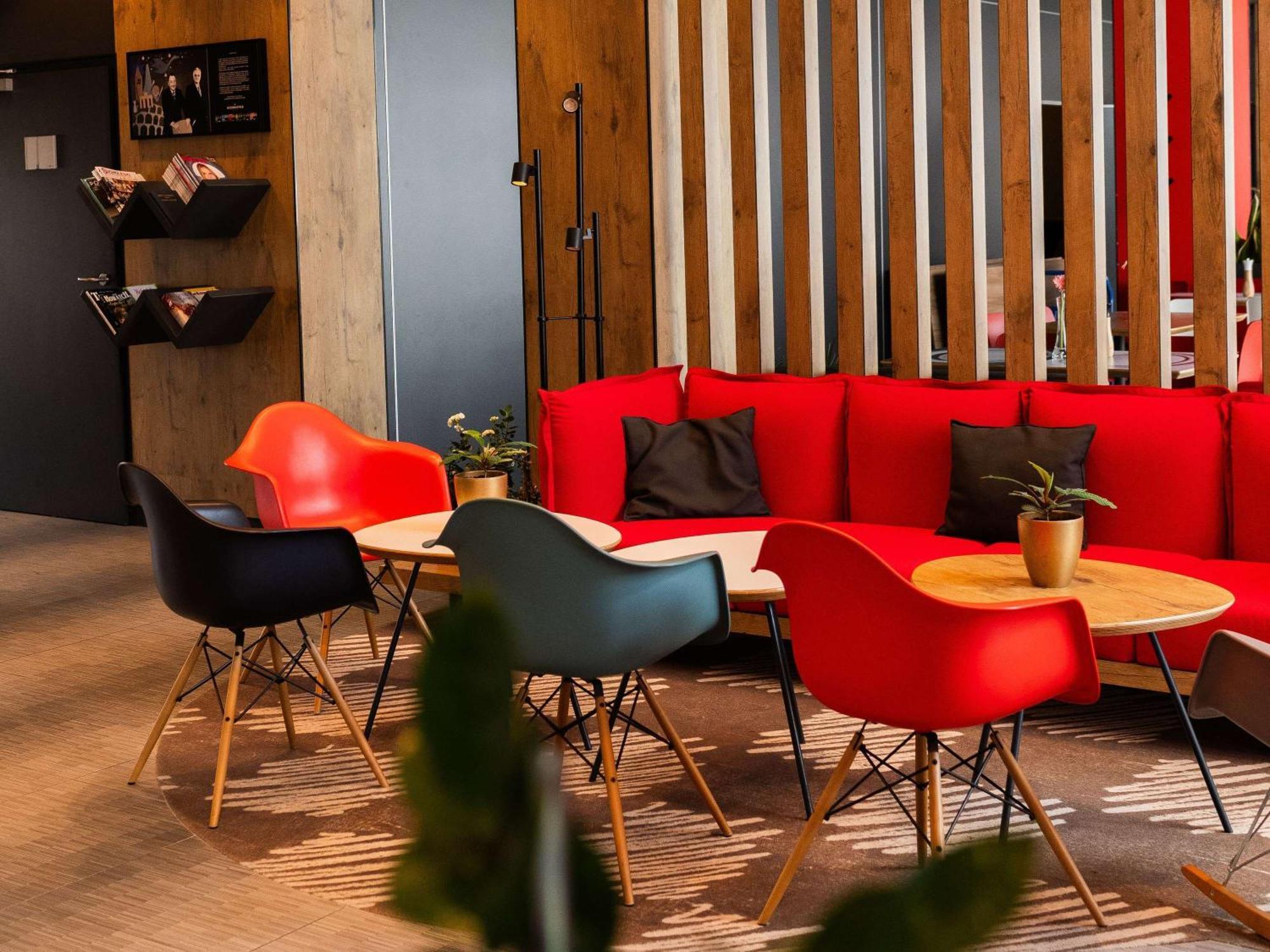 Ibis Poznan Polnoc Hotel ซูคีลาส ภายนอก รูปภาพ