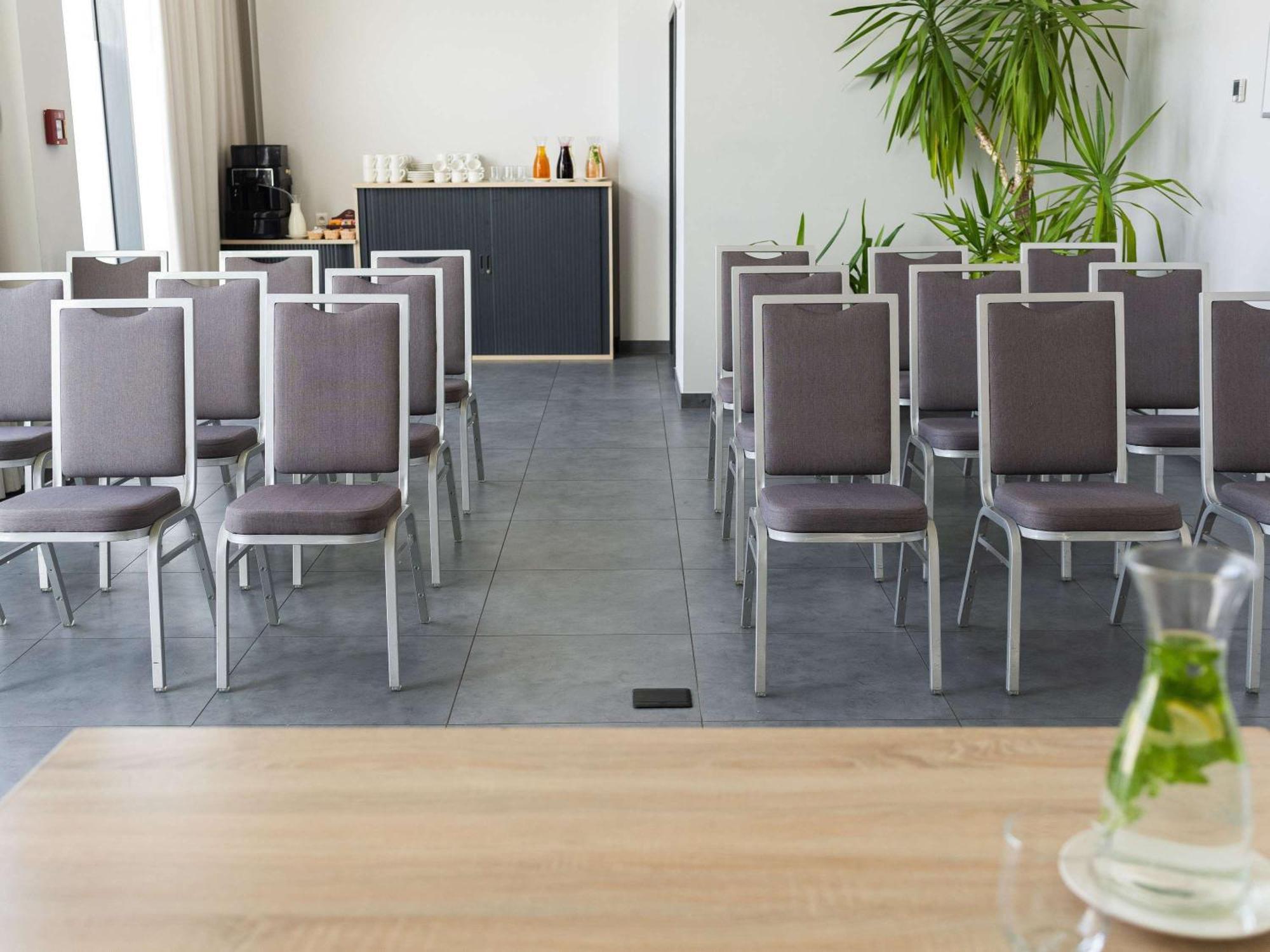 Ibis Poznan Polnoc Hotel ซูคีลาส ภายนอก รูปภาพ