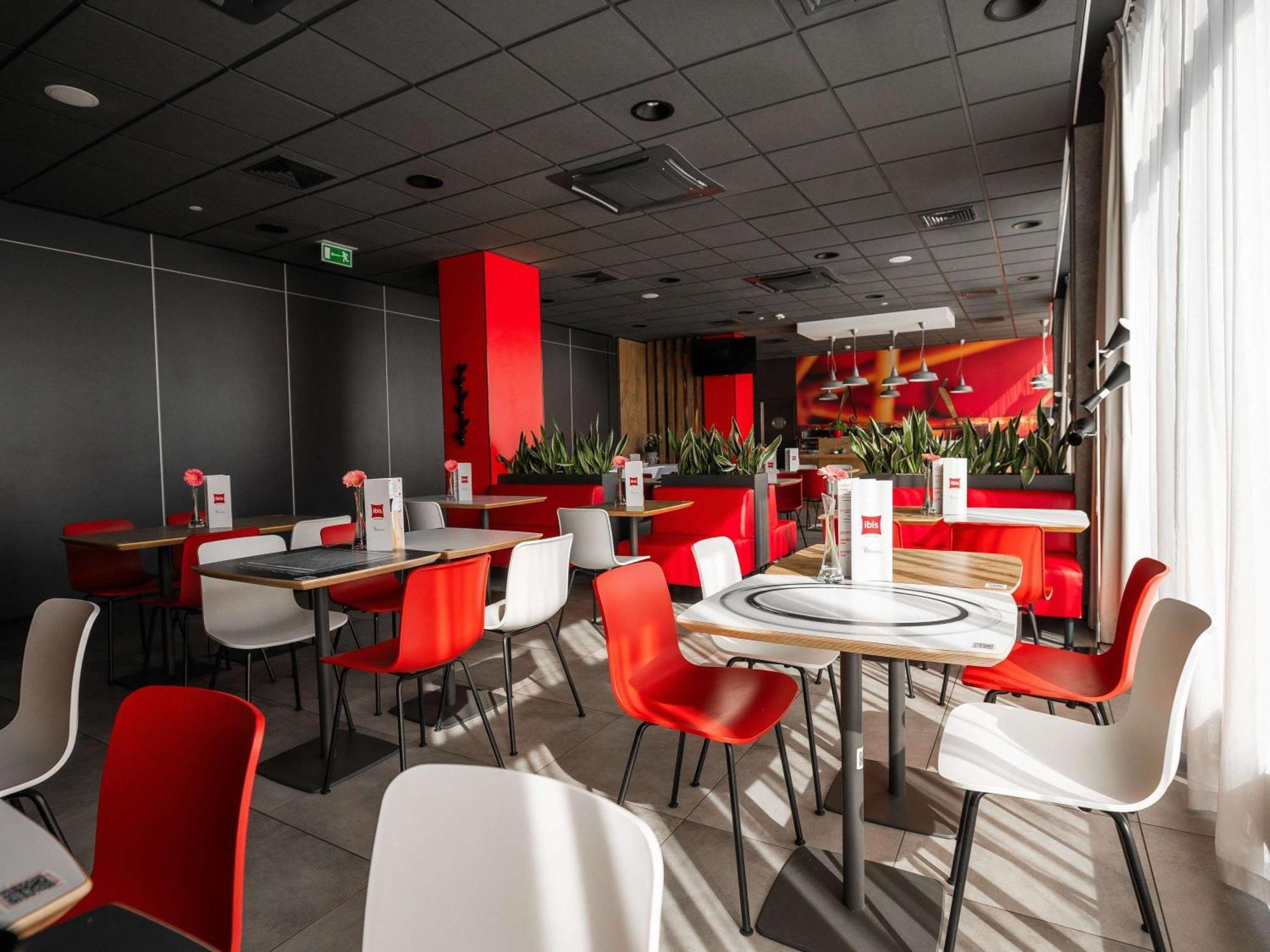 Ibis Poznan Polnoc Hotel ซูคีลาส ภายนอก รูปภาพ