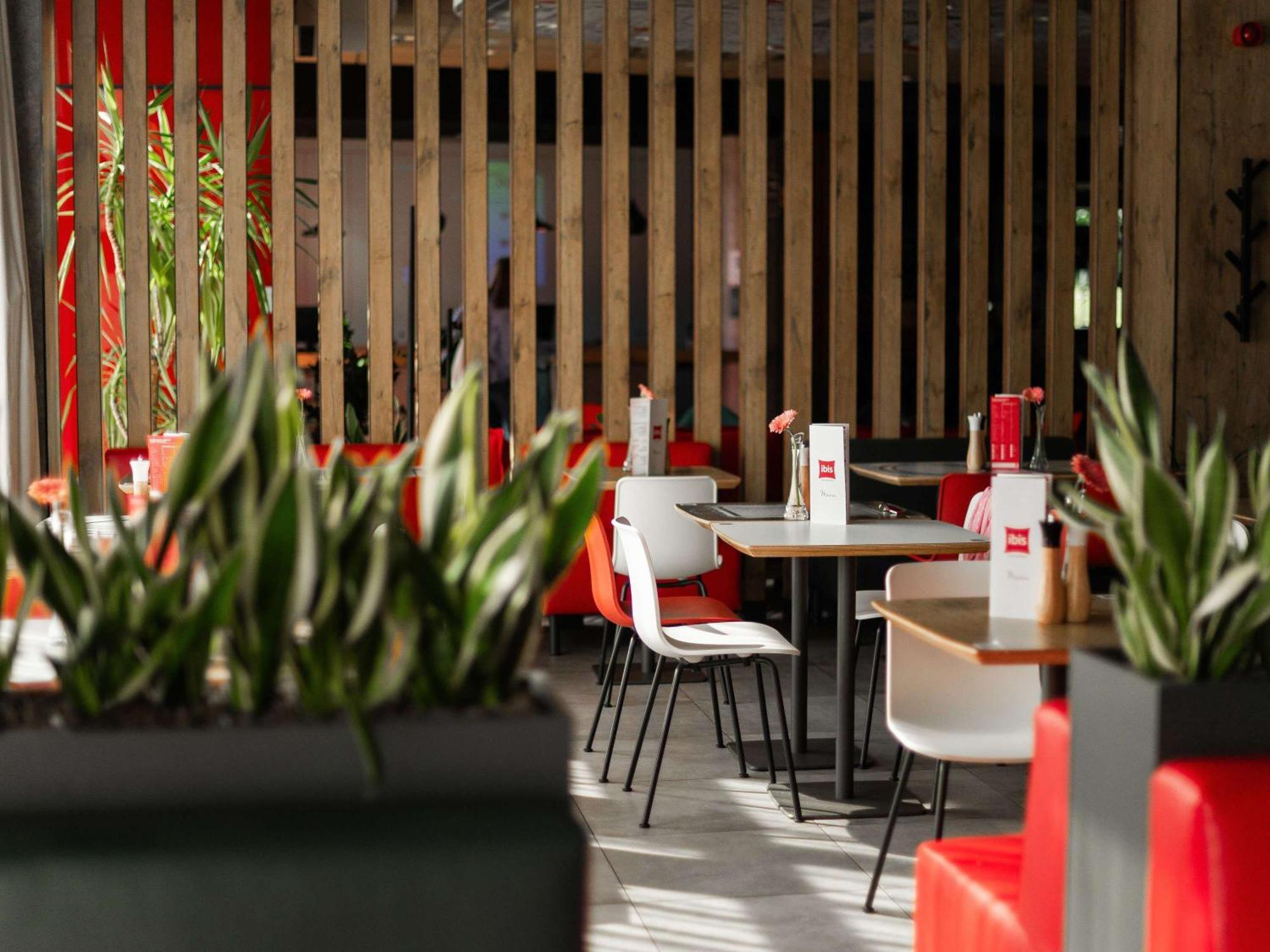 Ibis Poznan Polnoc Hotel ซูคีลาส ภายนอก รูปภาพ