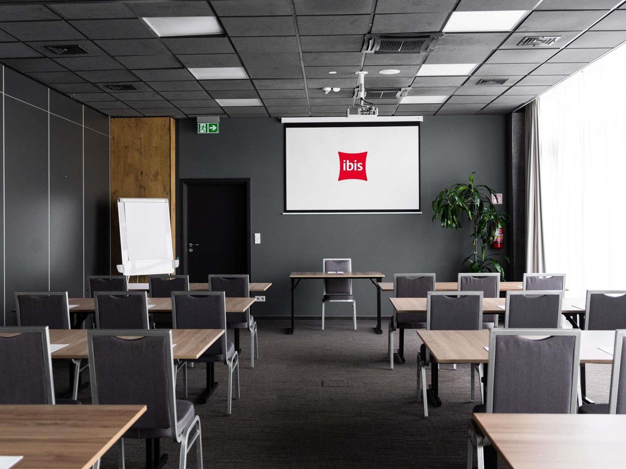 Ibis Poznan Polnoc Hotel ซูคีลาส ภายนอก รูปภาพ