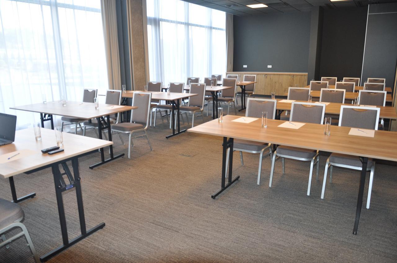 Ibis Poznan Polnoc Hotel ซูคีลาส ภายนอก รูปภาพ